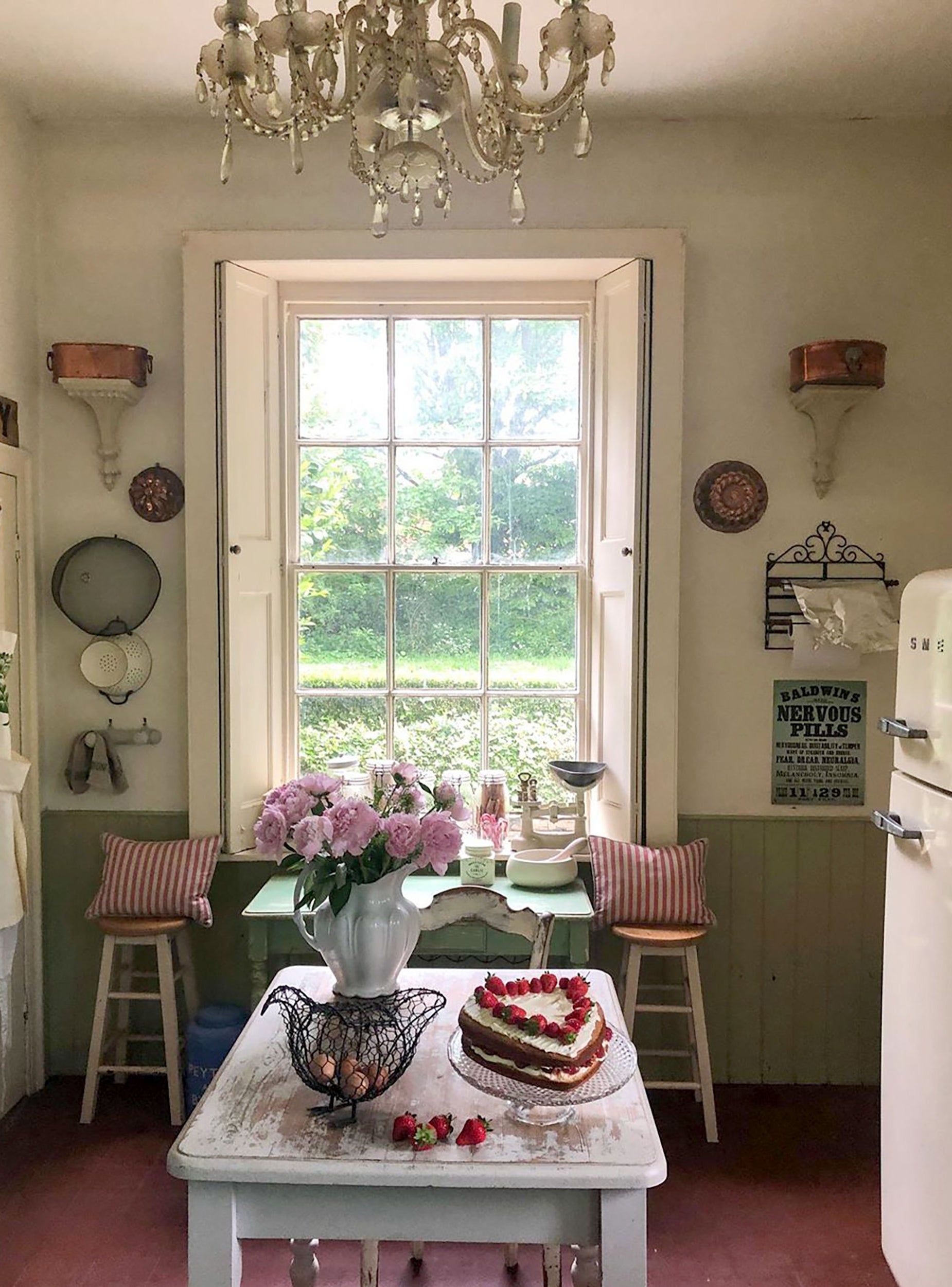 Embracing Cottagecore: The Fundamentals Of Cottage Style Interior Design
