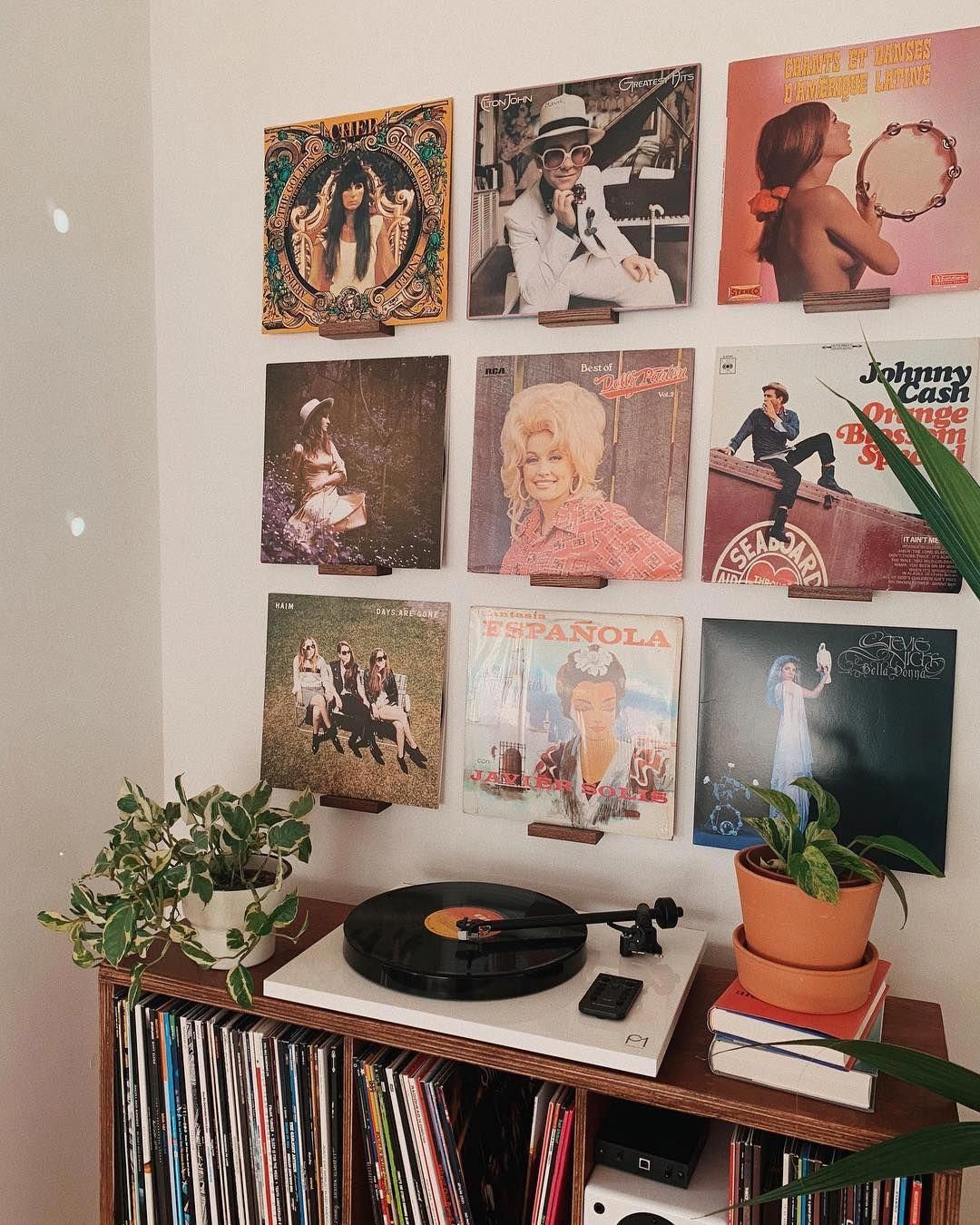 Vinyl Wall Decor: A Touch Of Homely Charm