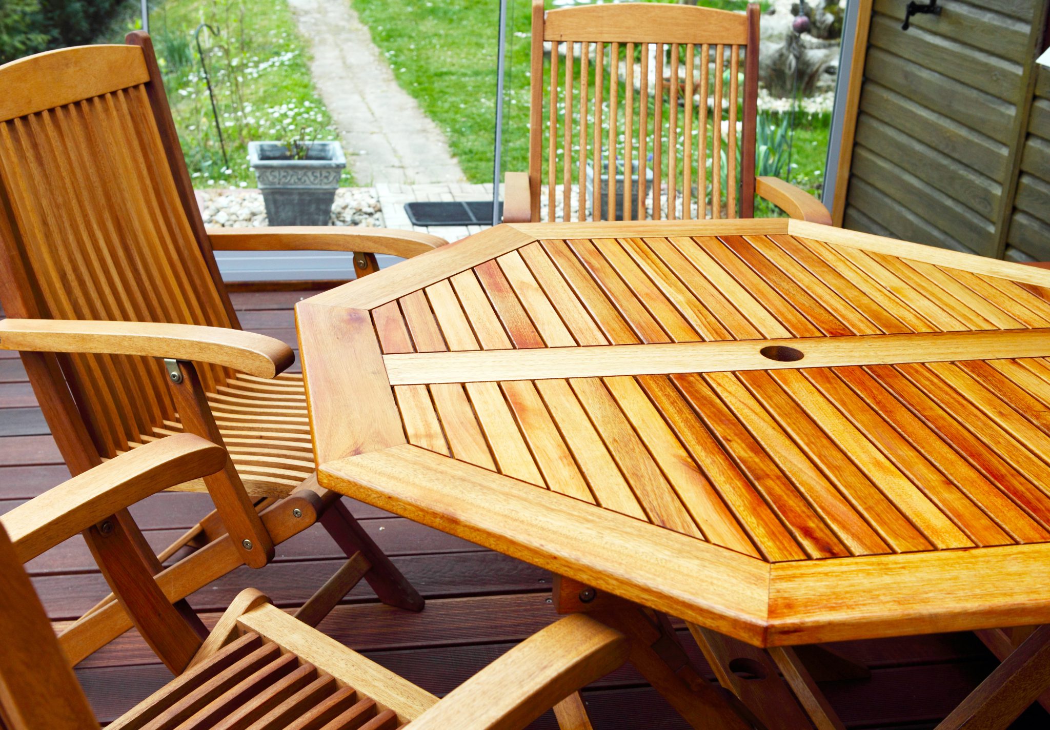 Why Teak Patio Furniture Outlasts The Rest