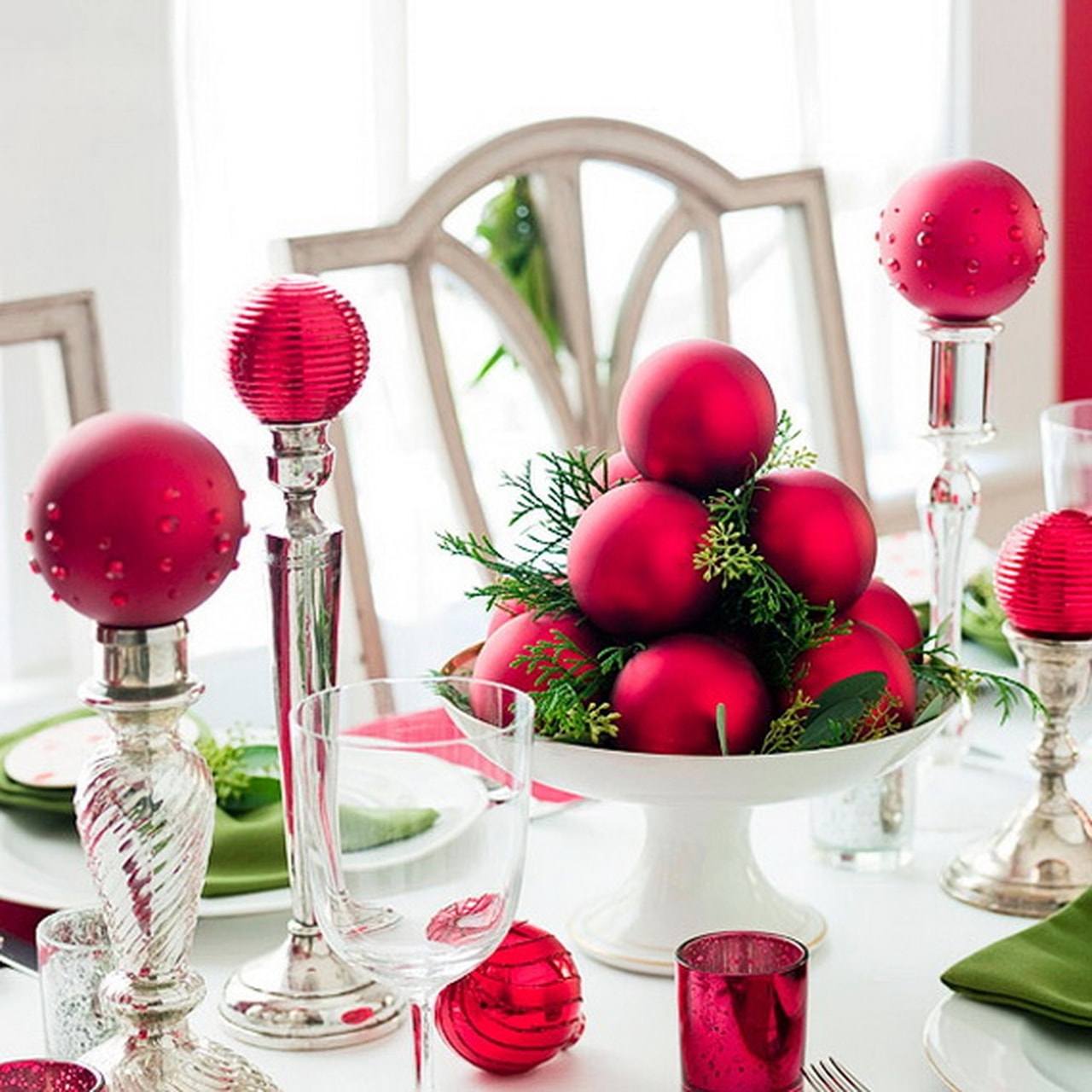 Christmas Entryway Table Decorating Ideas