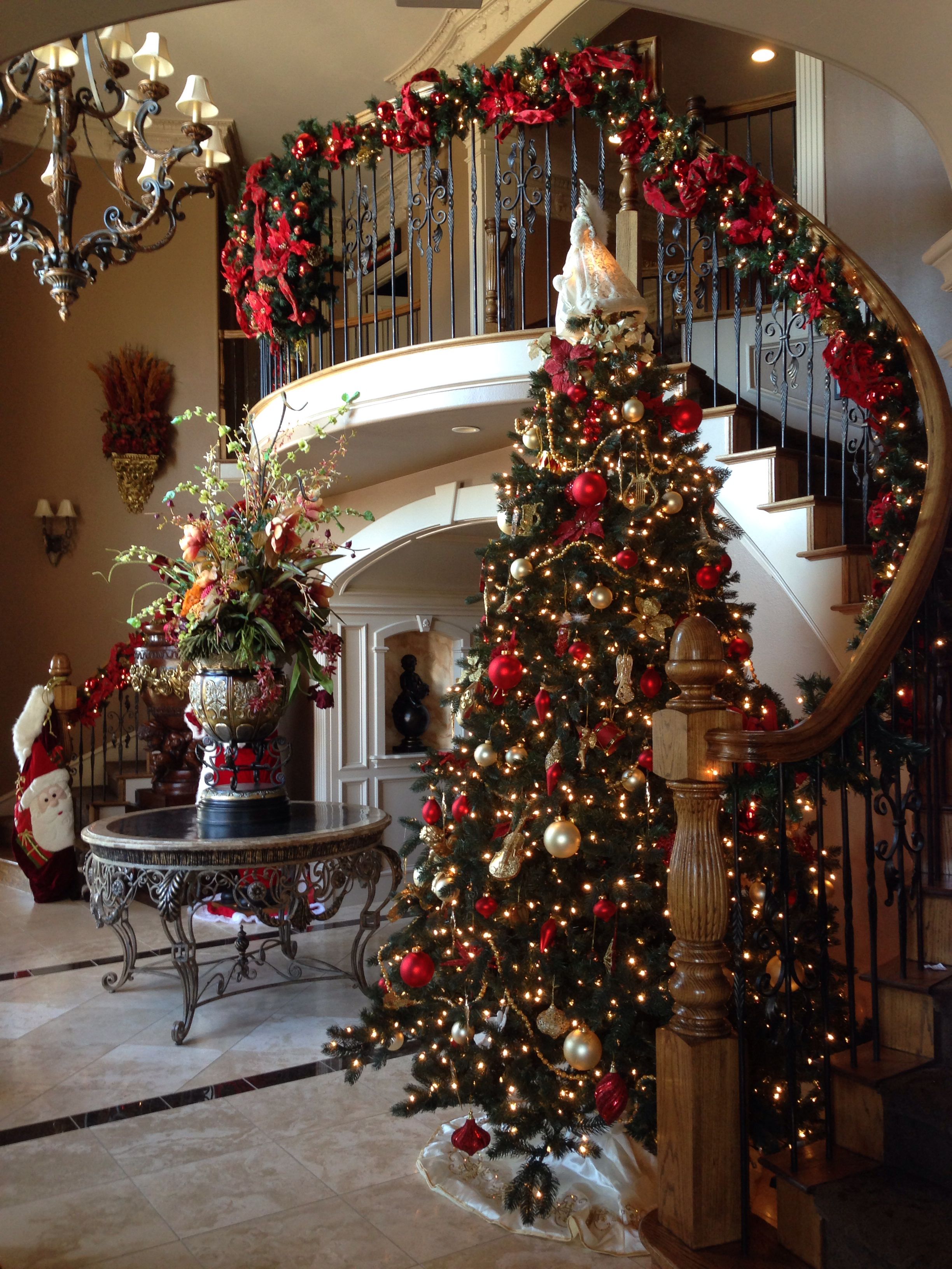 Decorating Your Foyer For Christmas