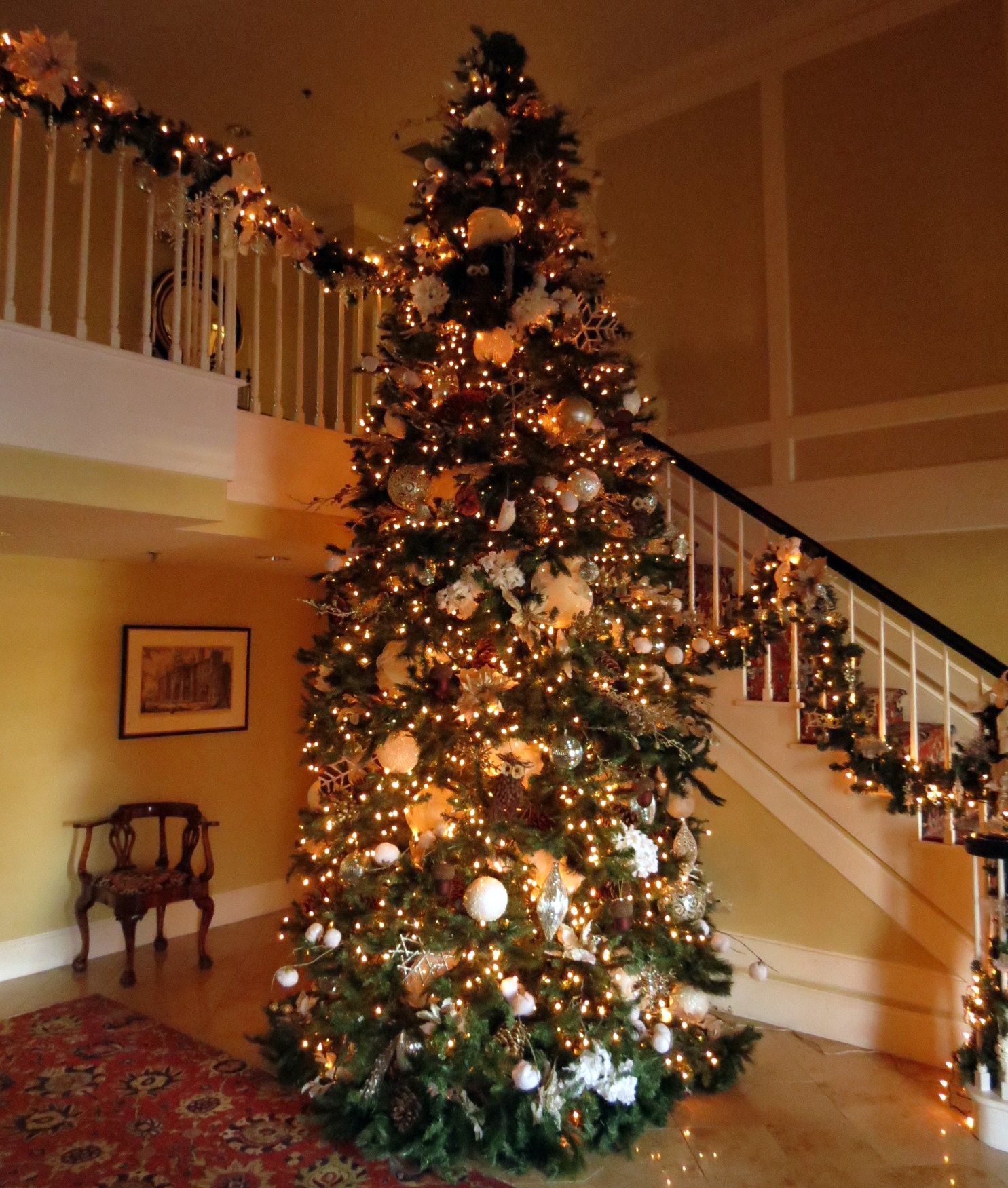 Decorating Your Foyer For Christmas