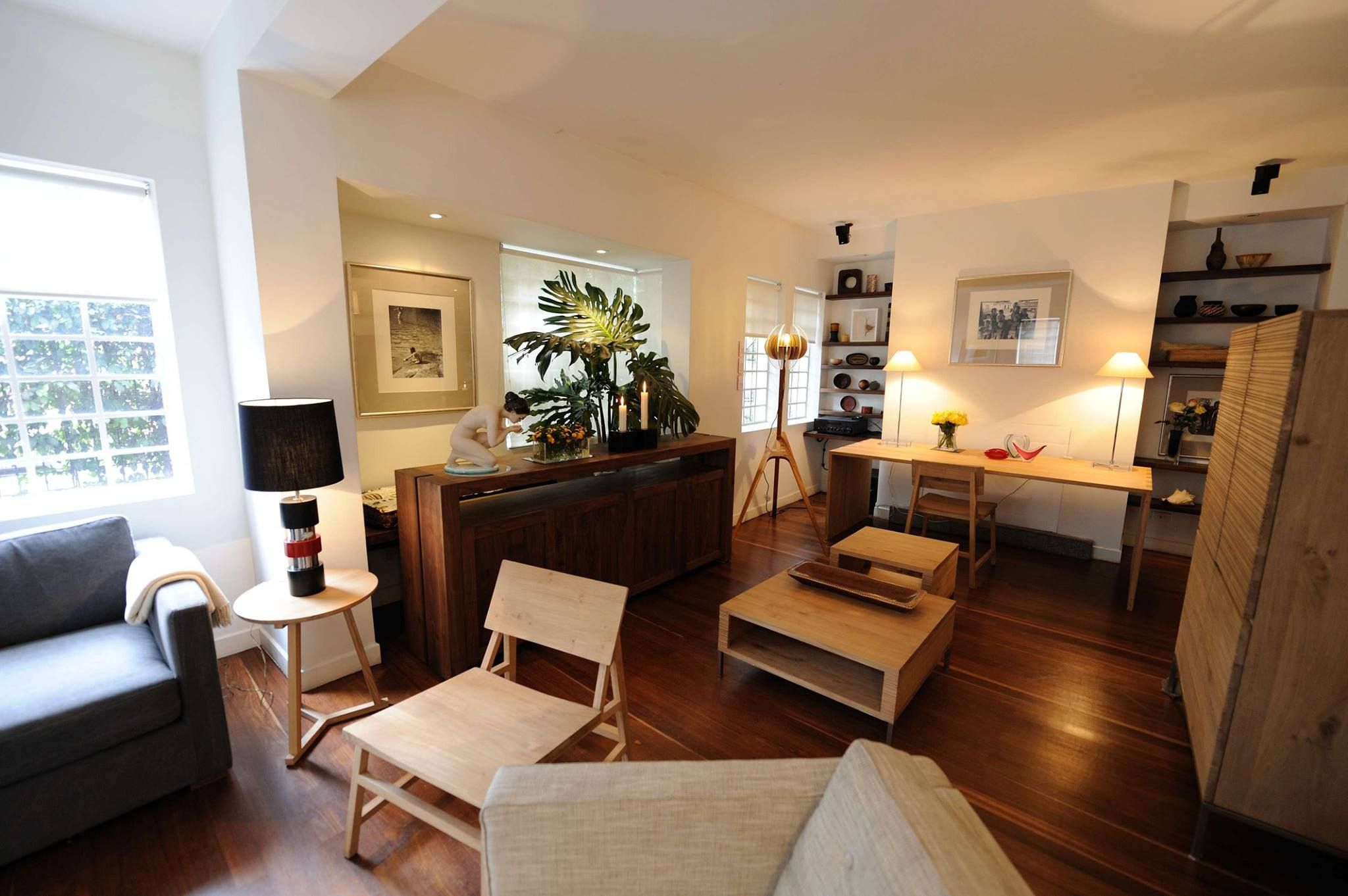 Simple Living Room Arrangement: Comfort And Coziness In Harmony