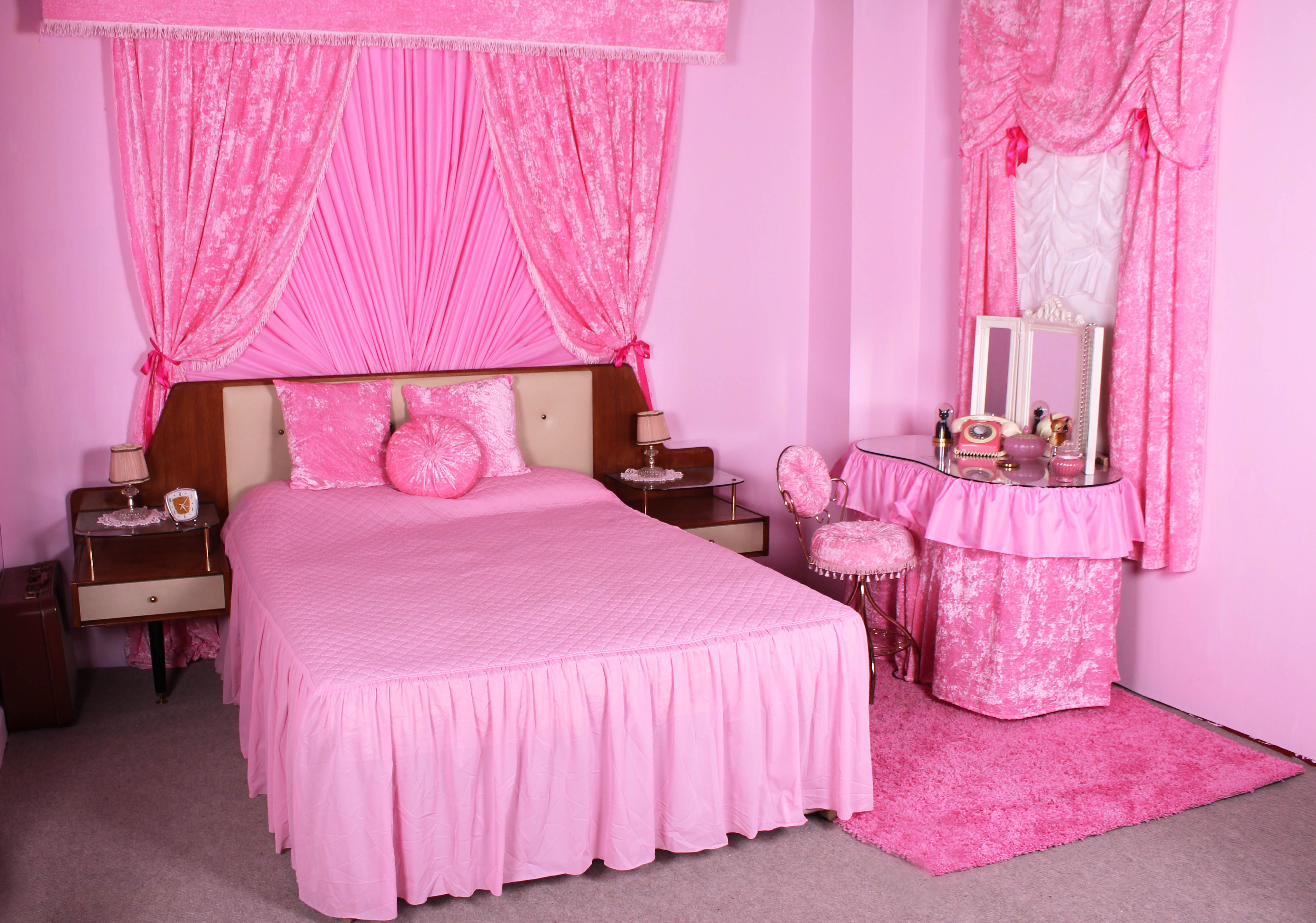 Beach Bedroom In Pink