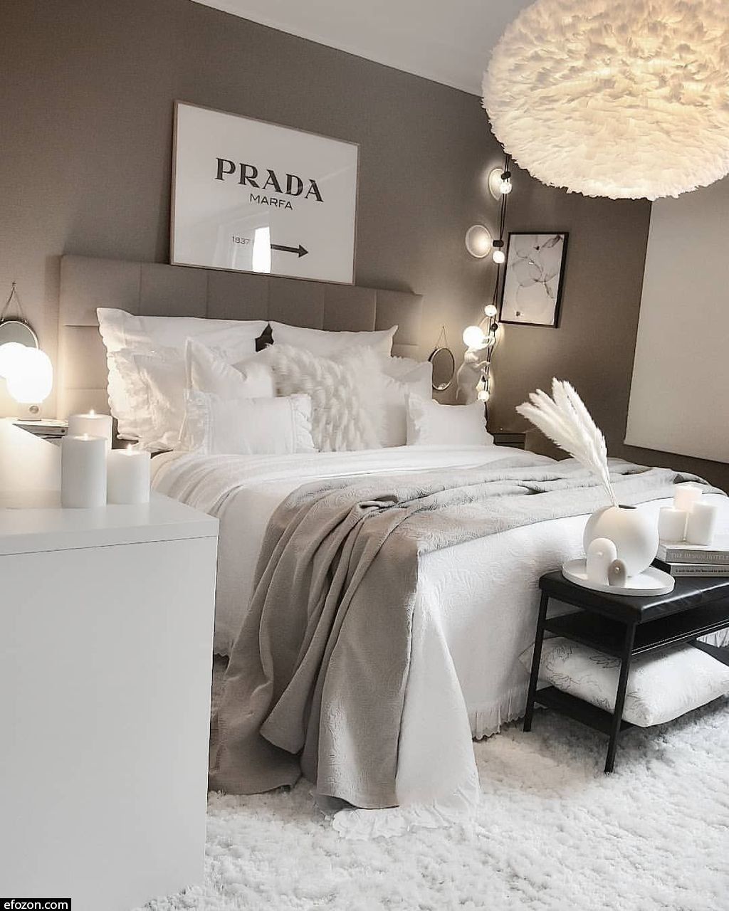 Whitewashed Elegance: Achieving A Modern Look With White Bedroom Accent Walls
