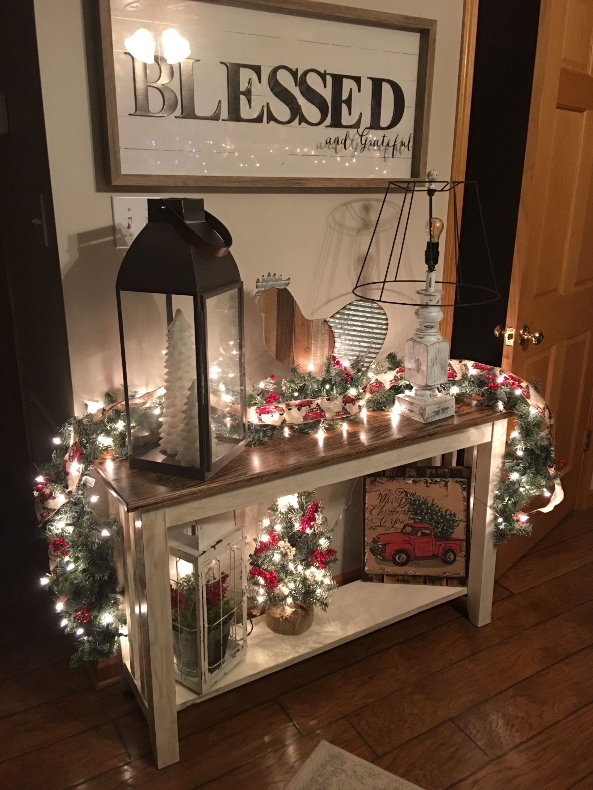 Christmas Entryway Table Decorating Ideas