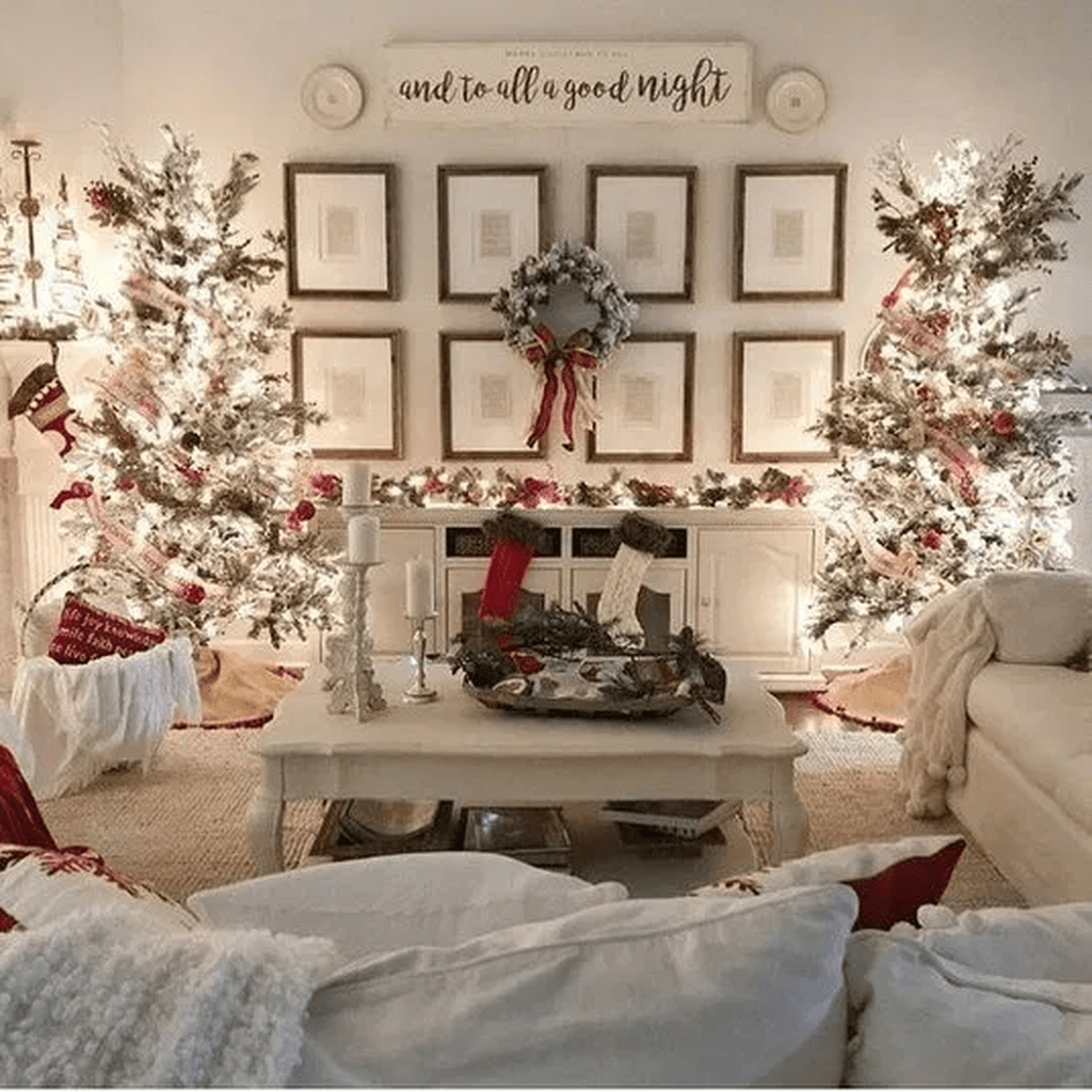 Foyer Decorarting Christmas Ideas