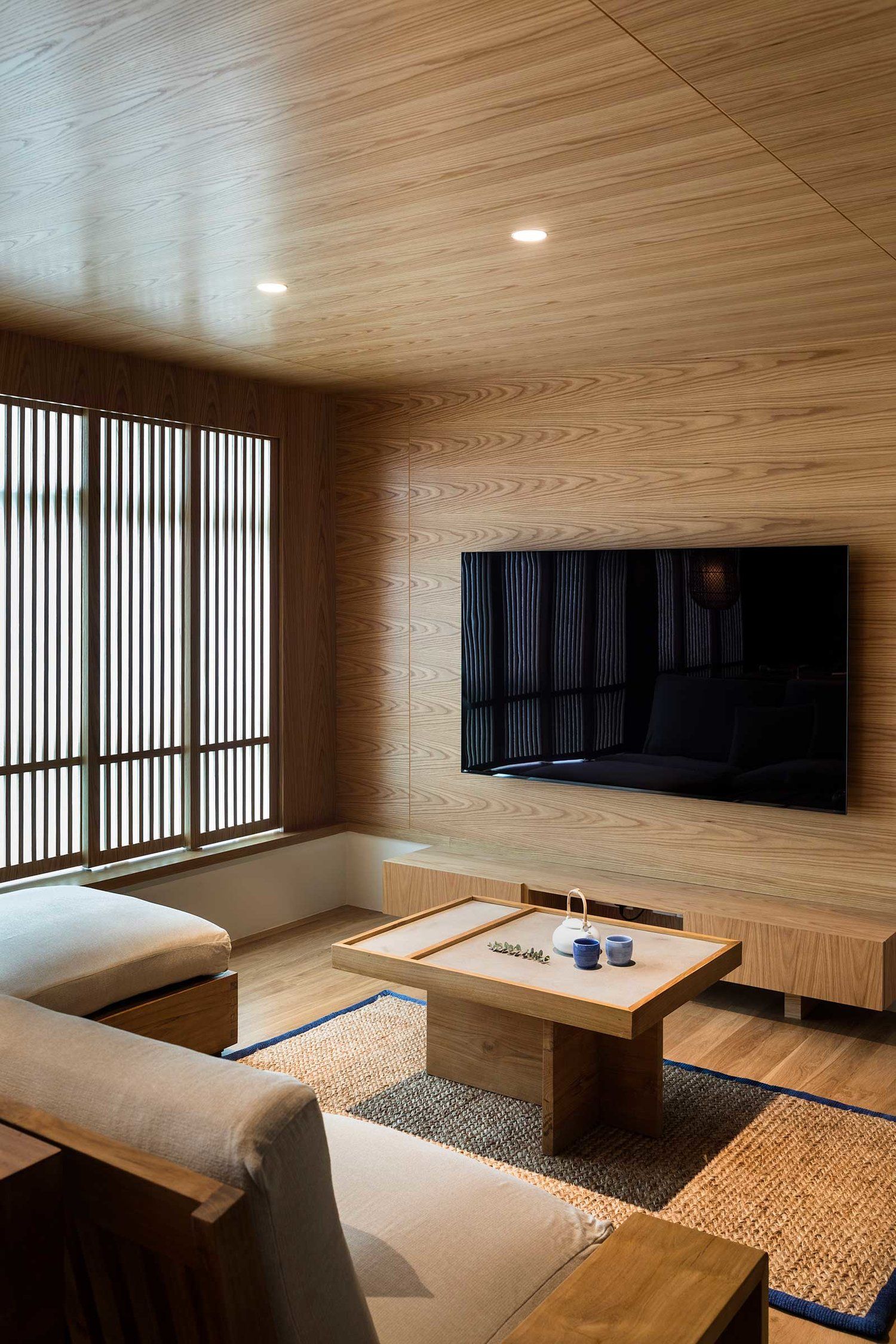 Minimal Japanese Style Apartment
