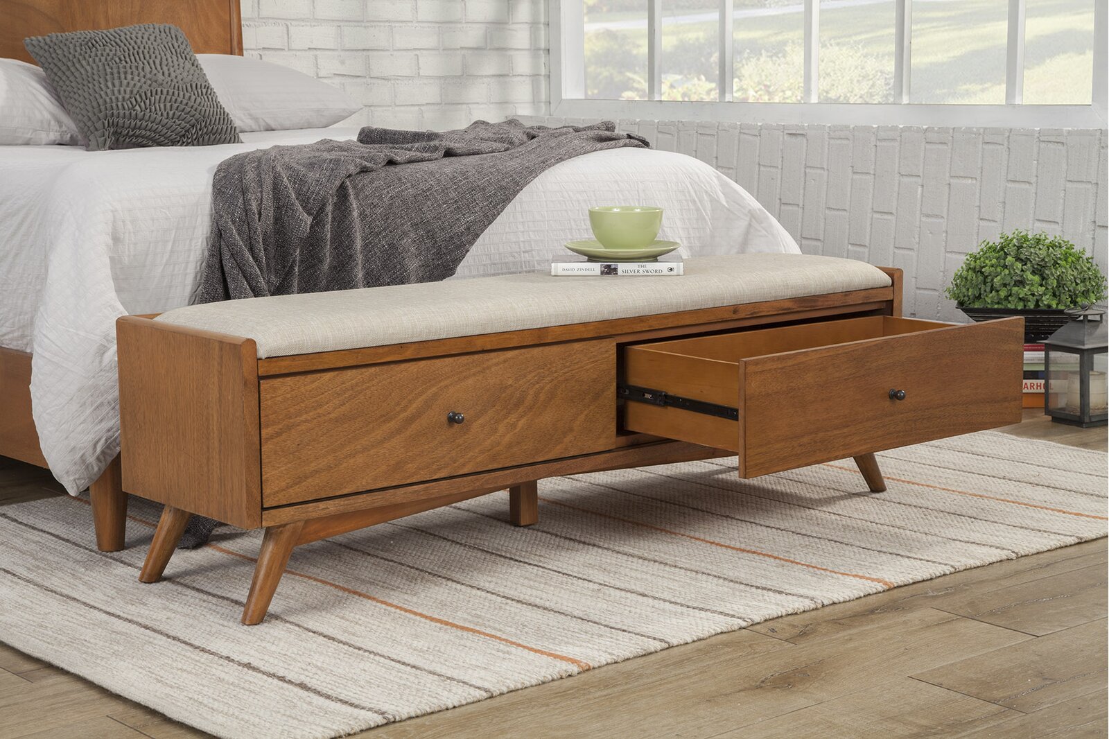 Essential Tips For Choosing The Best Bedroom Storage Bench