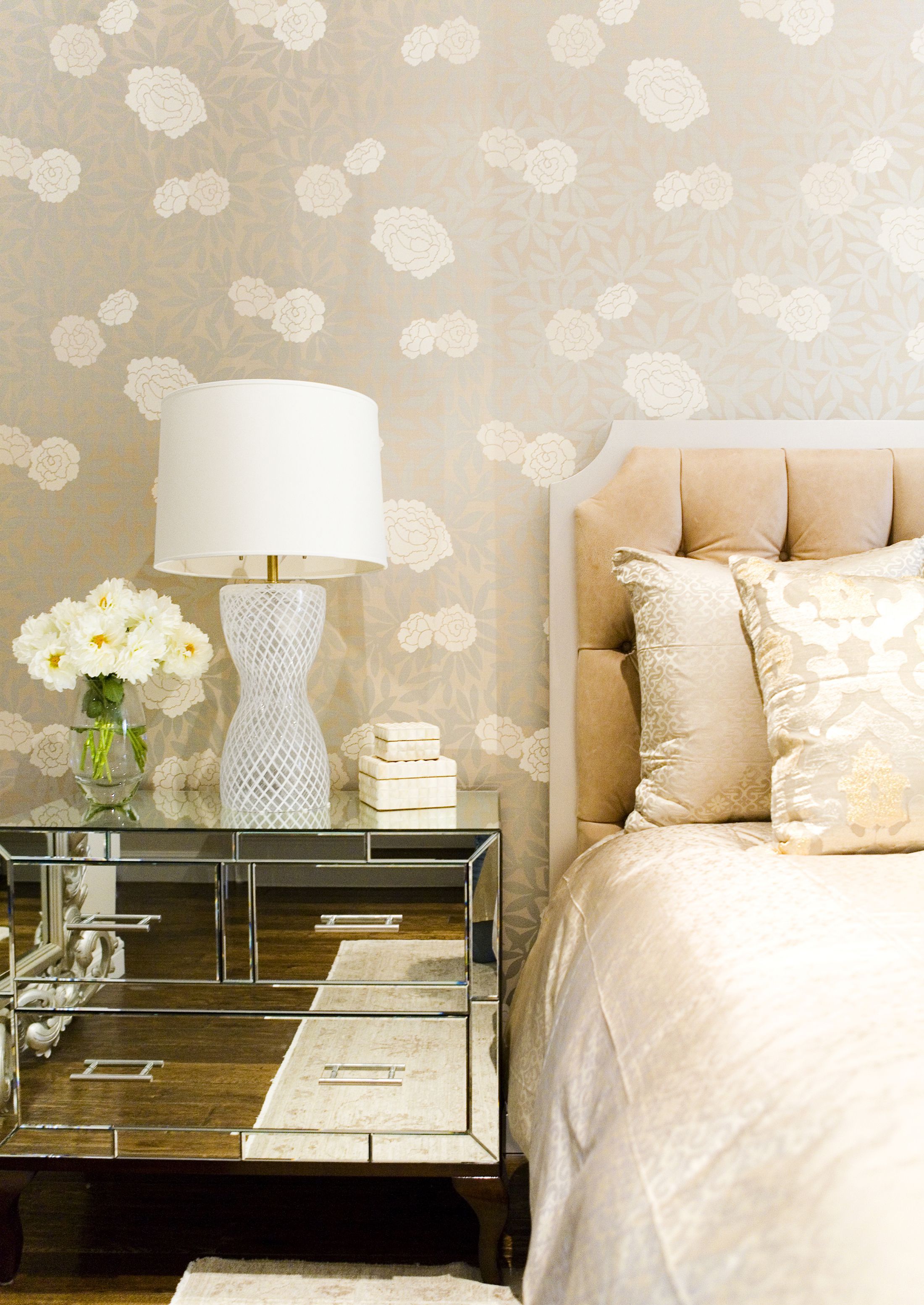 5 Unique Wallpaper Patterns For Bedrooms That Make A Statement
