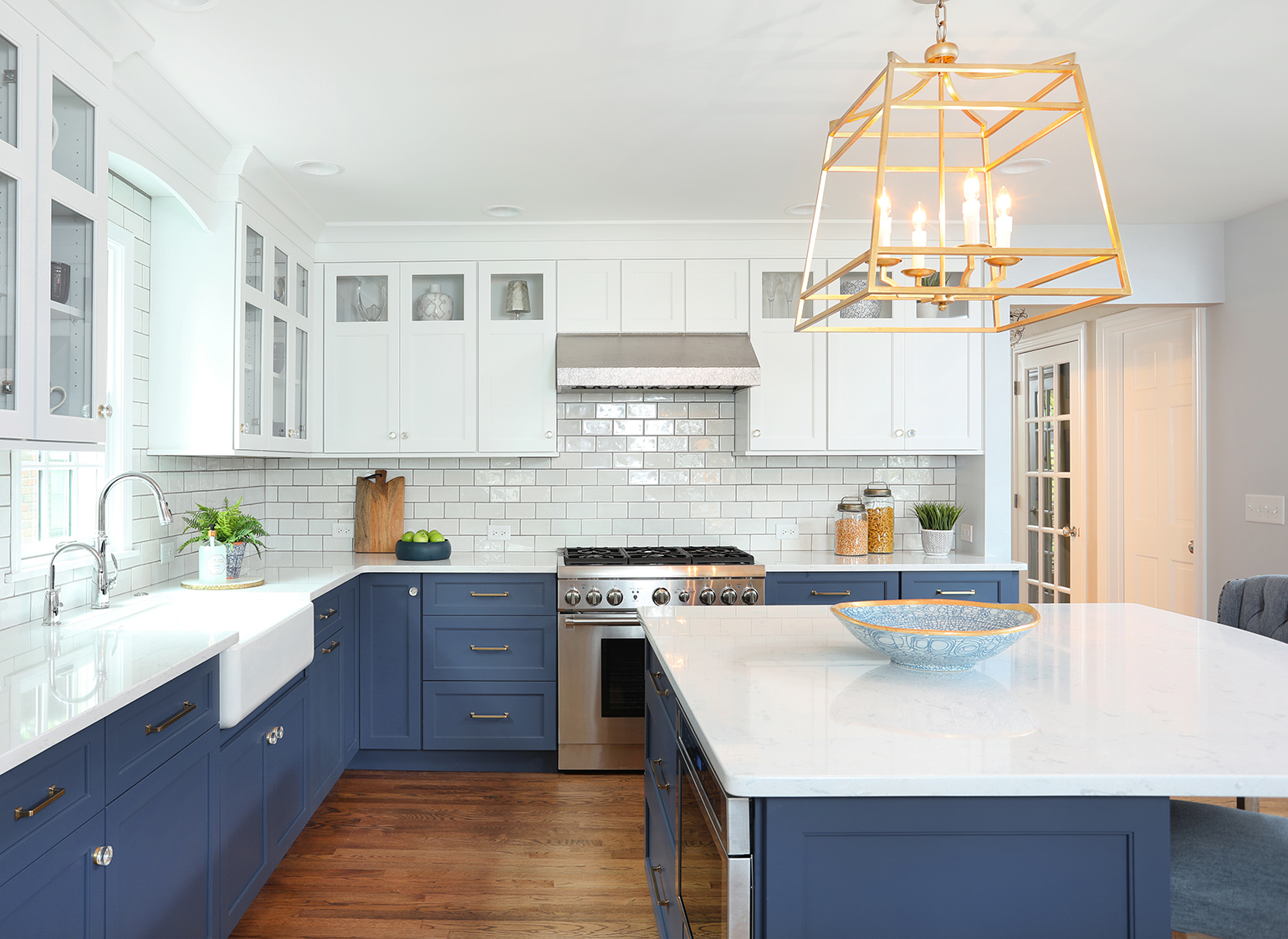 How To Create A Timeless Kitchen With Blue And White Kitchen Cabinets