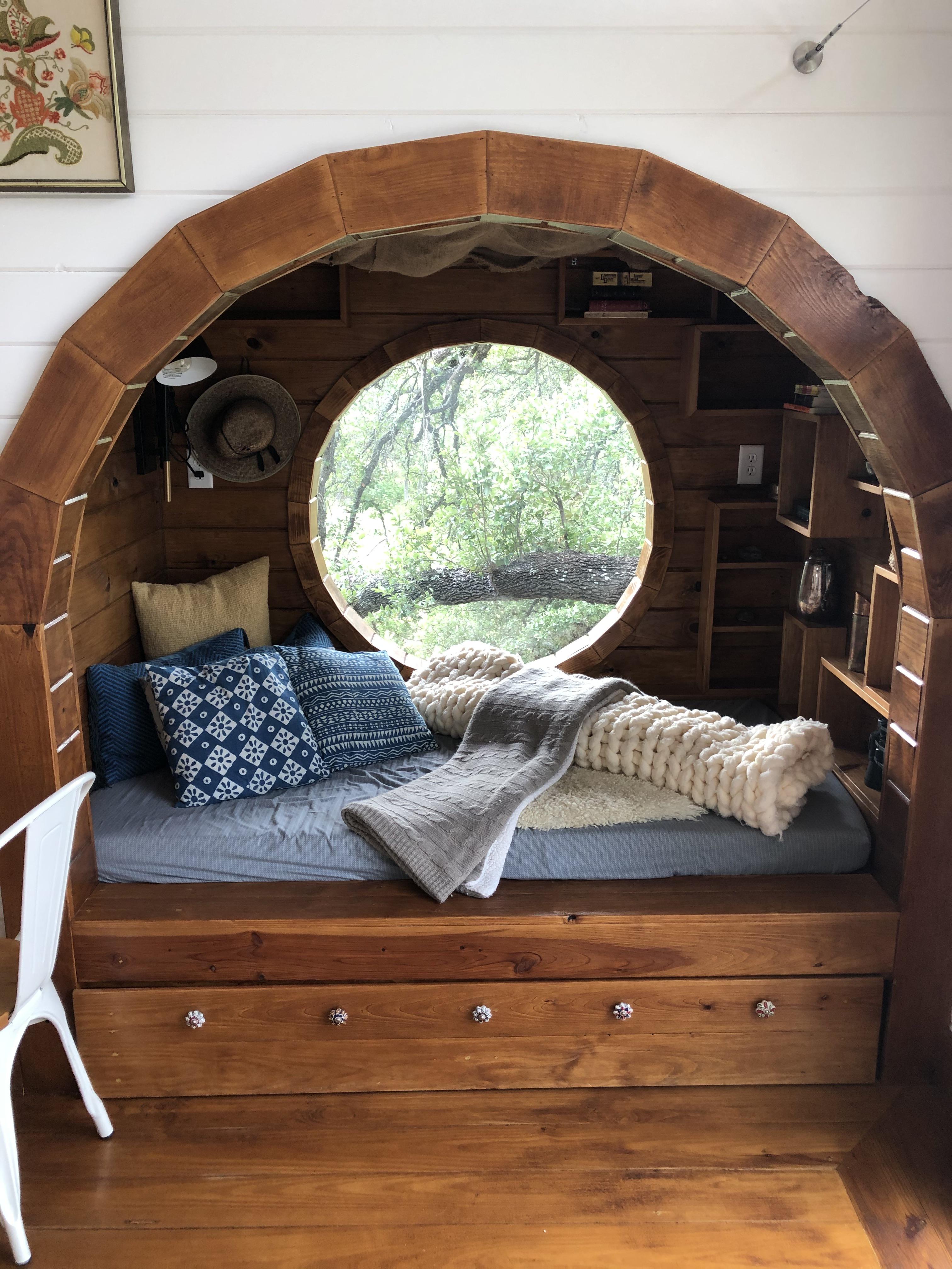 Natural Nooks: Rustic Reading And Relaxation Corner Ideas