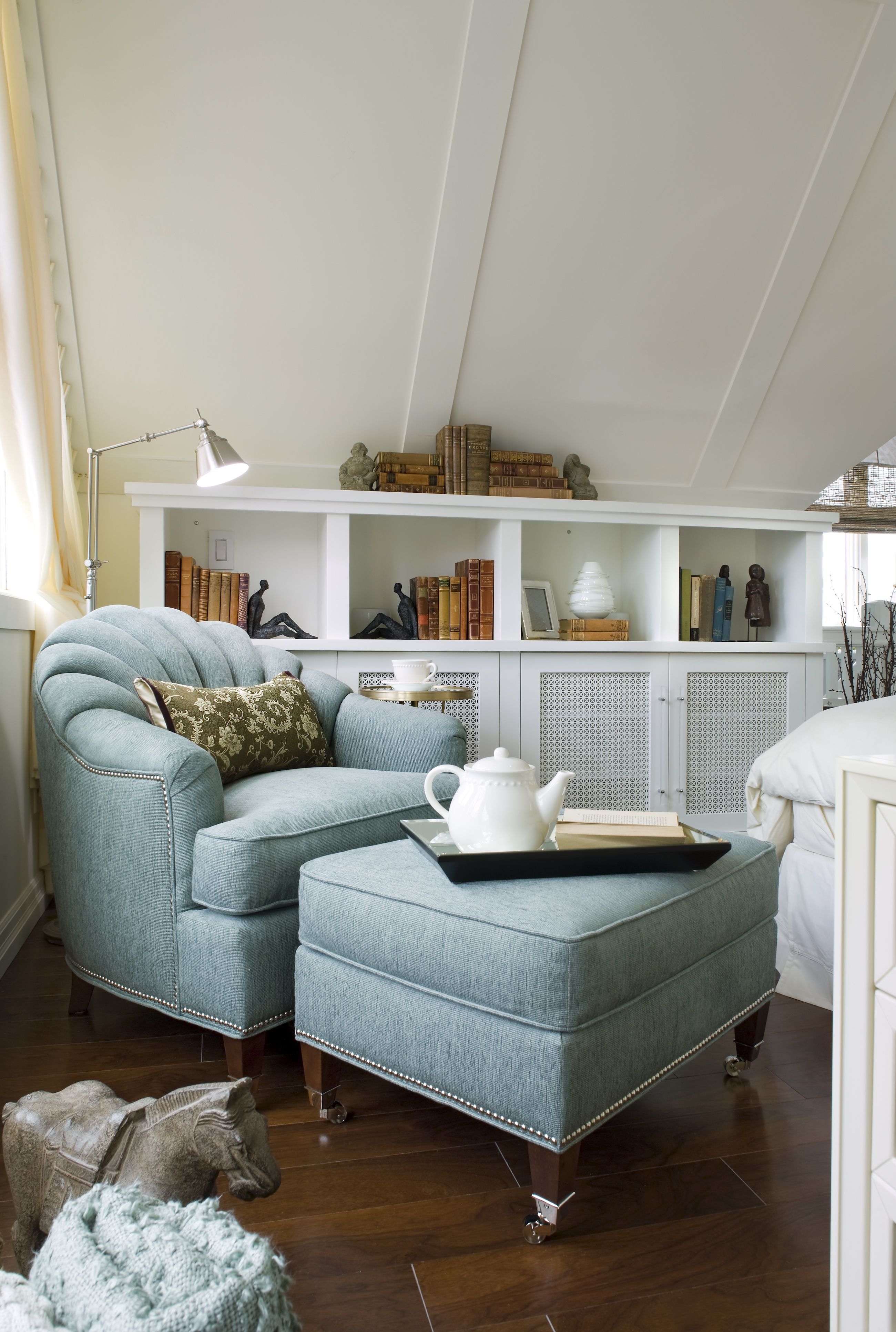 Creating A Cozy Reading Nook With The Right Furniture