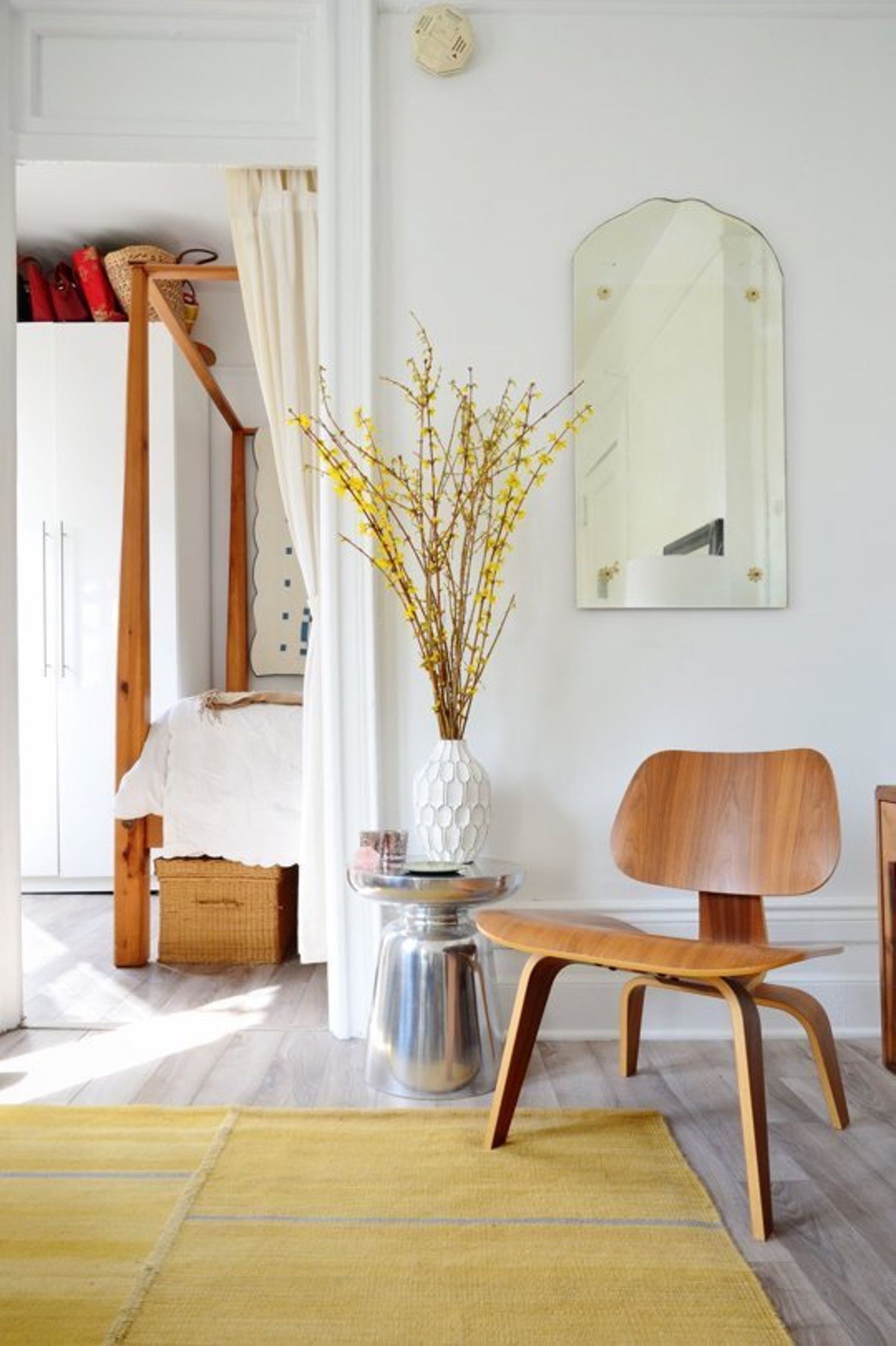 Minimalist Decor Ideas For Small Spaces: Simplify Your Home