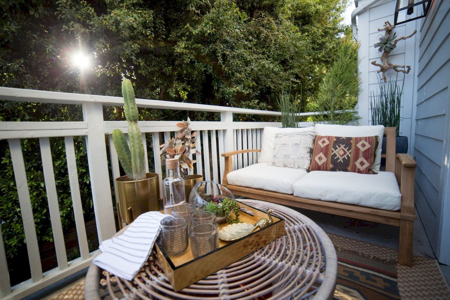 Creating A Stylish Outdoor Oasis With The Right Furniture