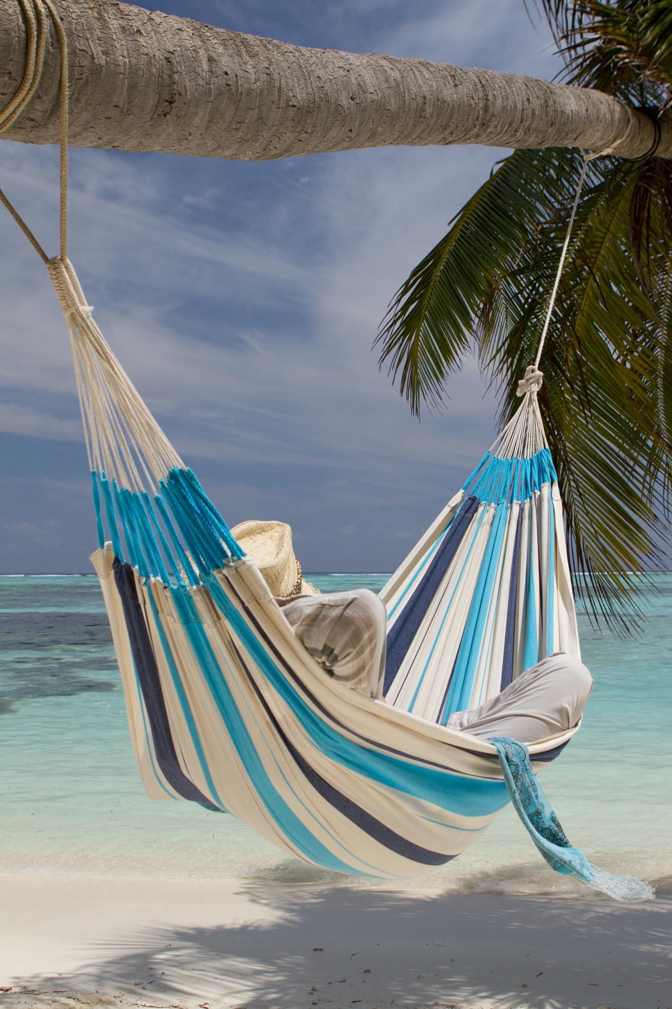 Comfortable Outdoor Hammocks For Lazy Afternoons