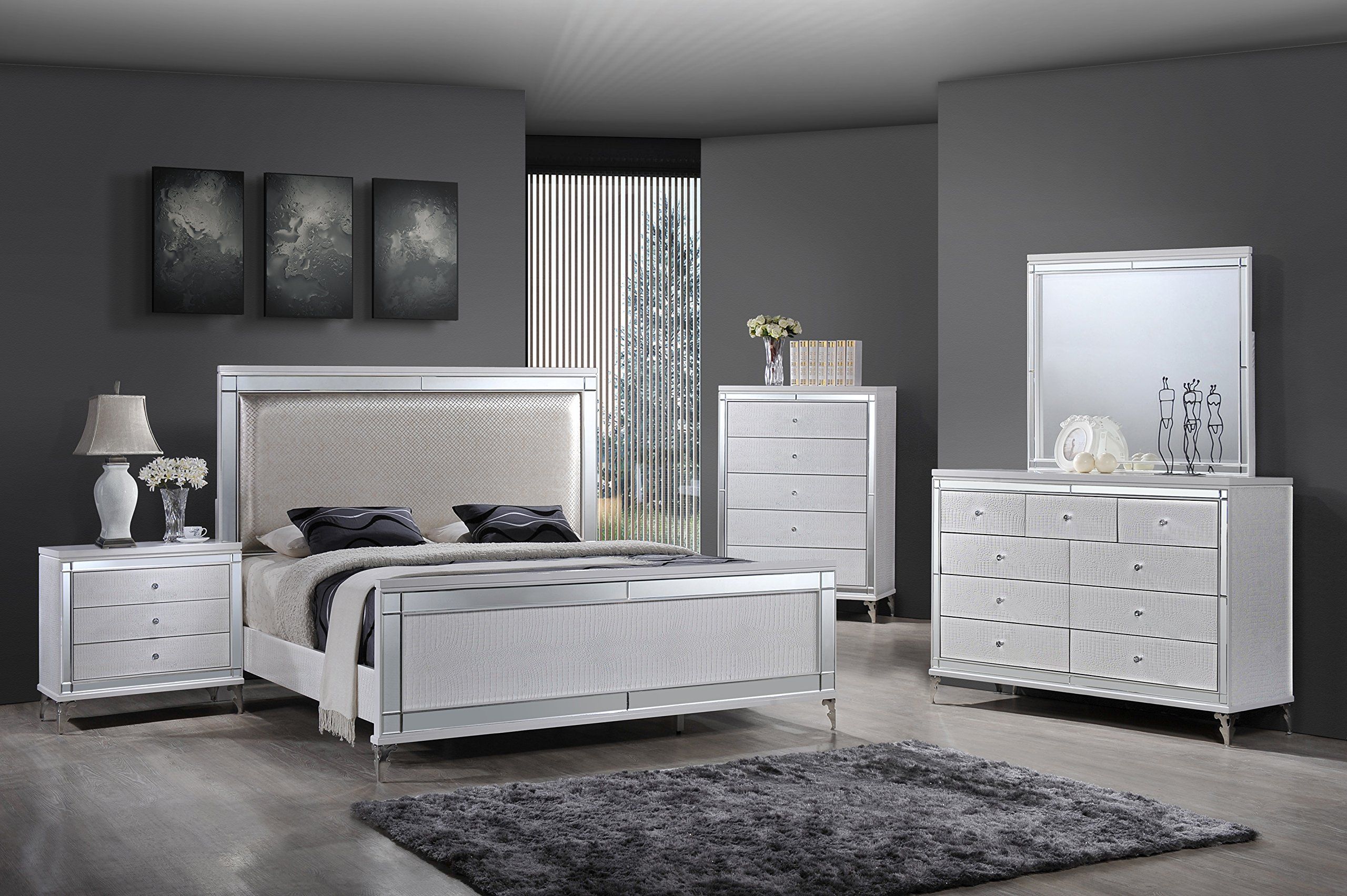 Chic Mirrored Bedroom Furniture Collection