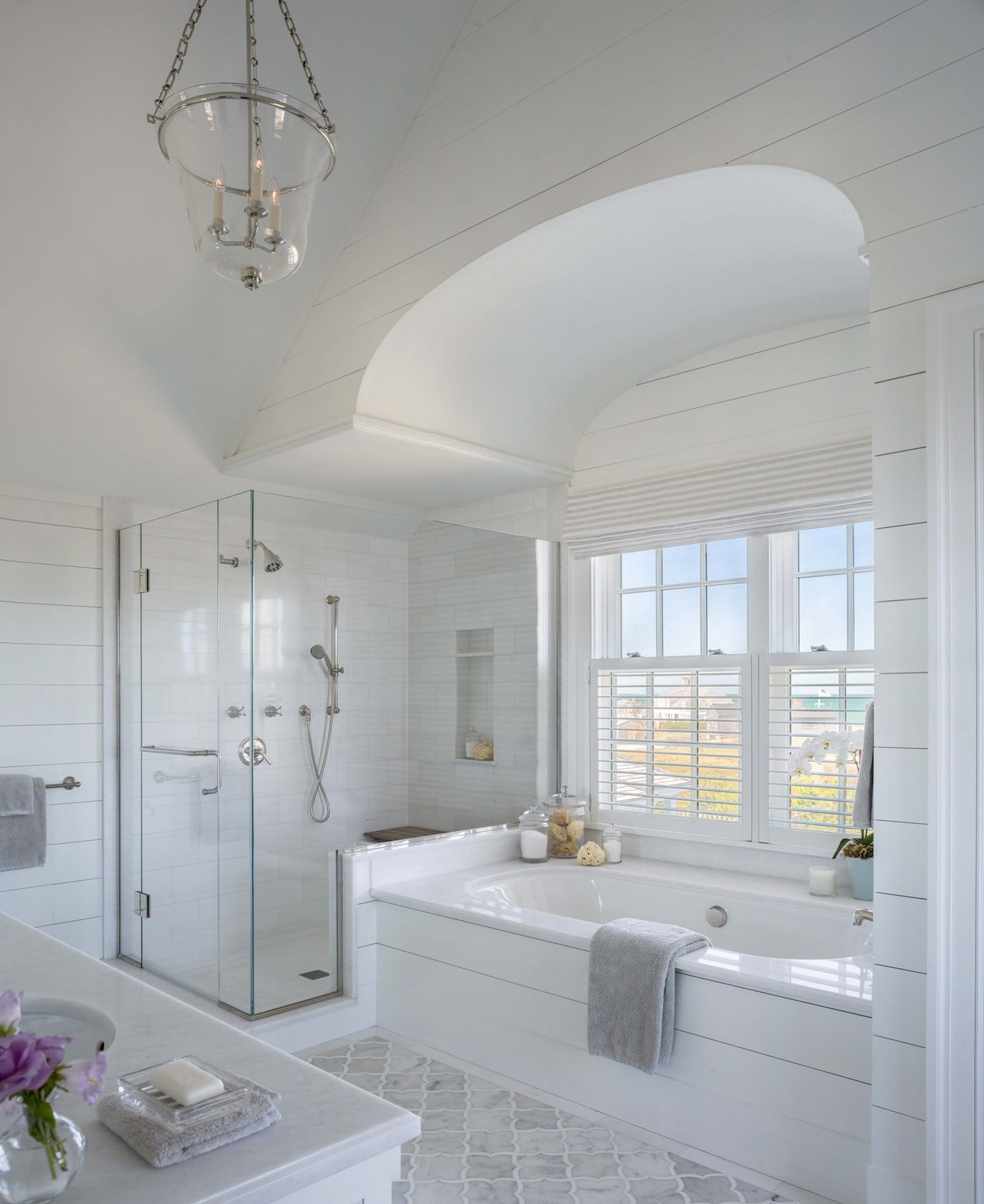 10 Coastal Bathroom Design Ideas For A Beachy Vibe