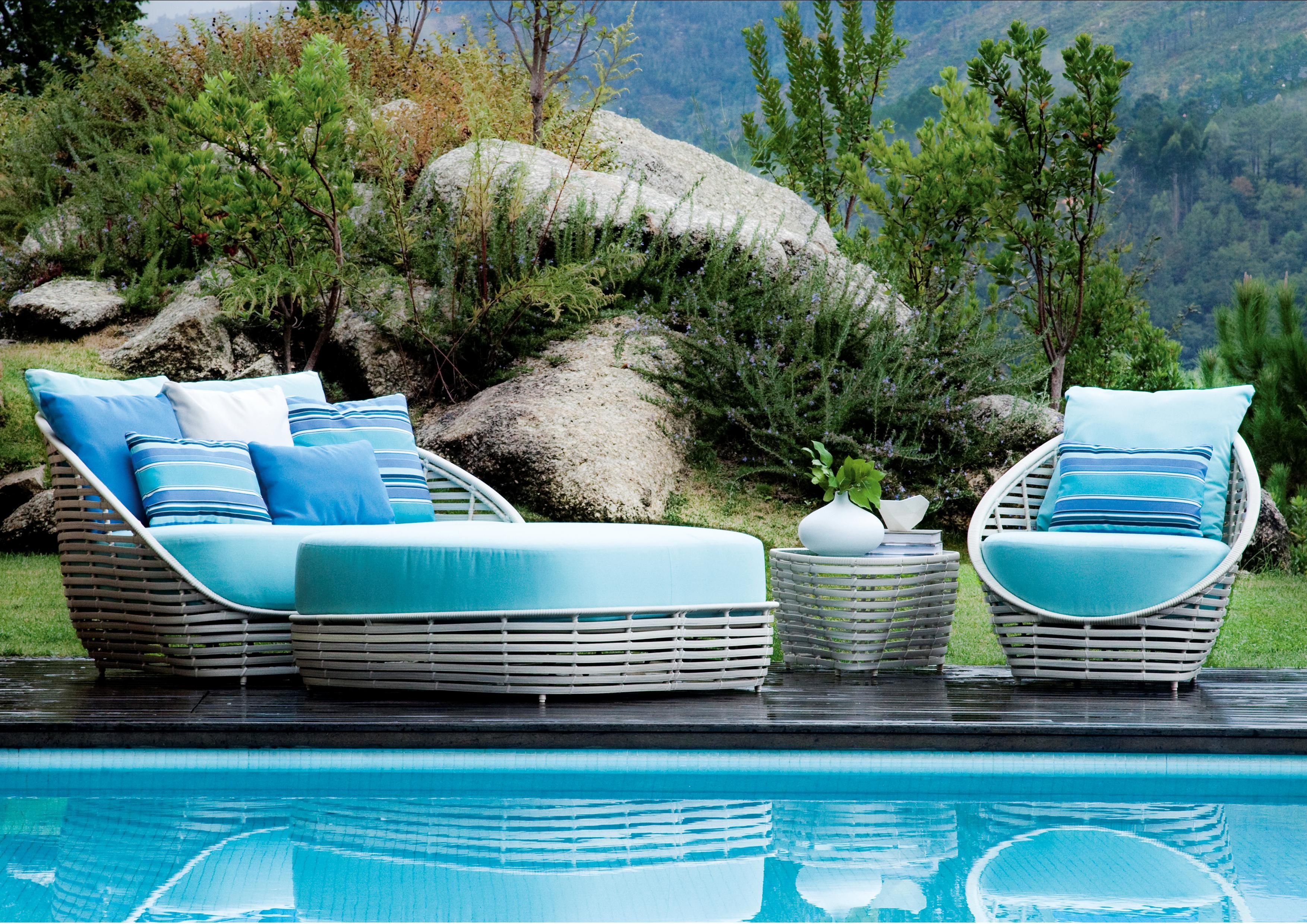 Furniture For A Relaxing Outdoor Oasis
