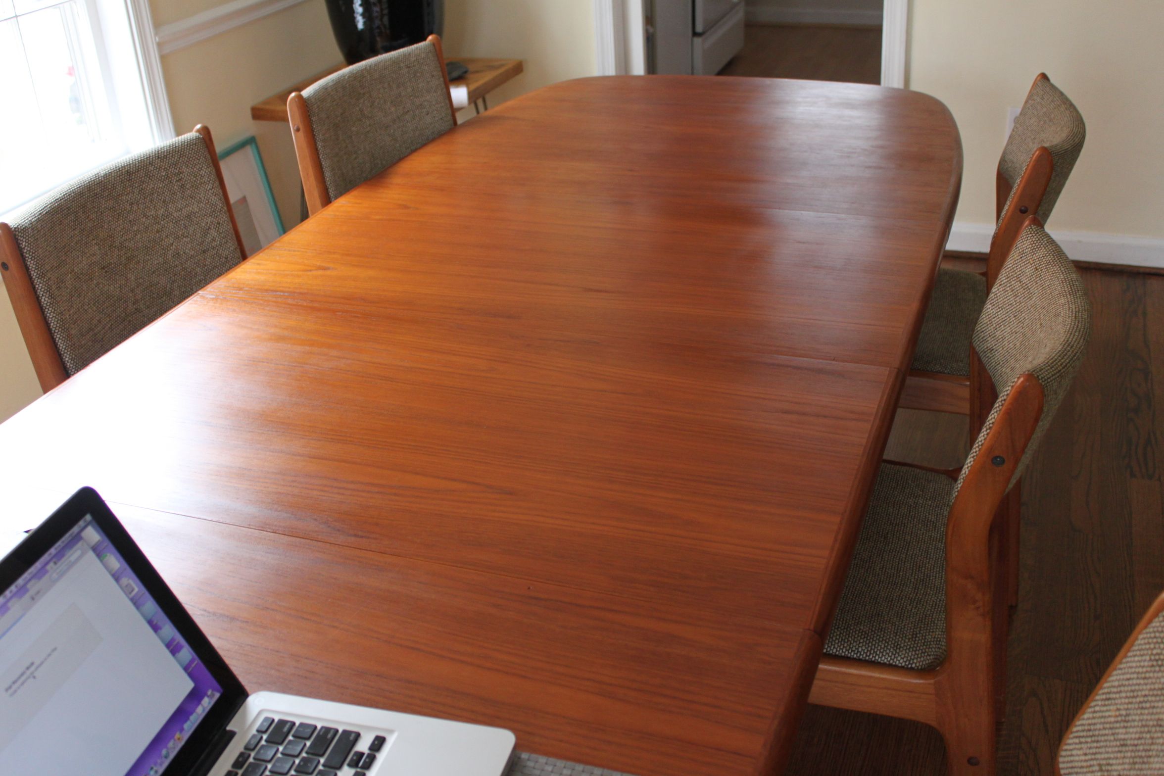 How To Refinish Your Teak Furniture At Home