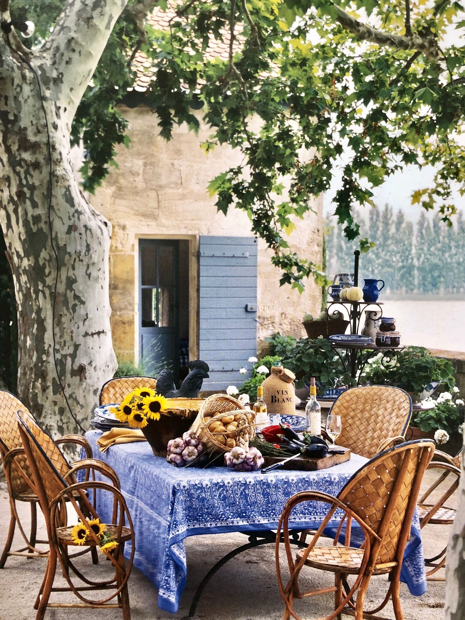 A Touch Of Provence: Infusing Spaces With Lavender inspired Decor