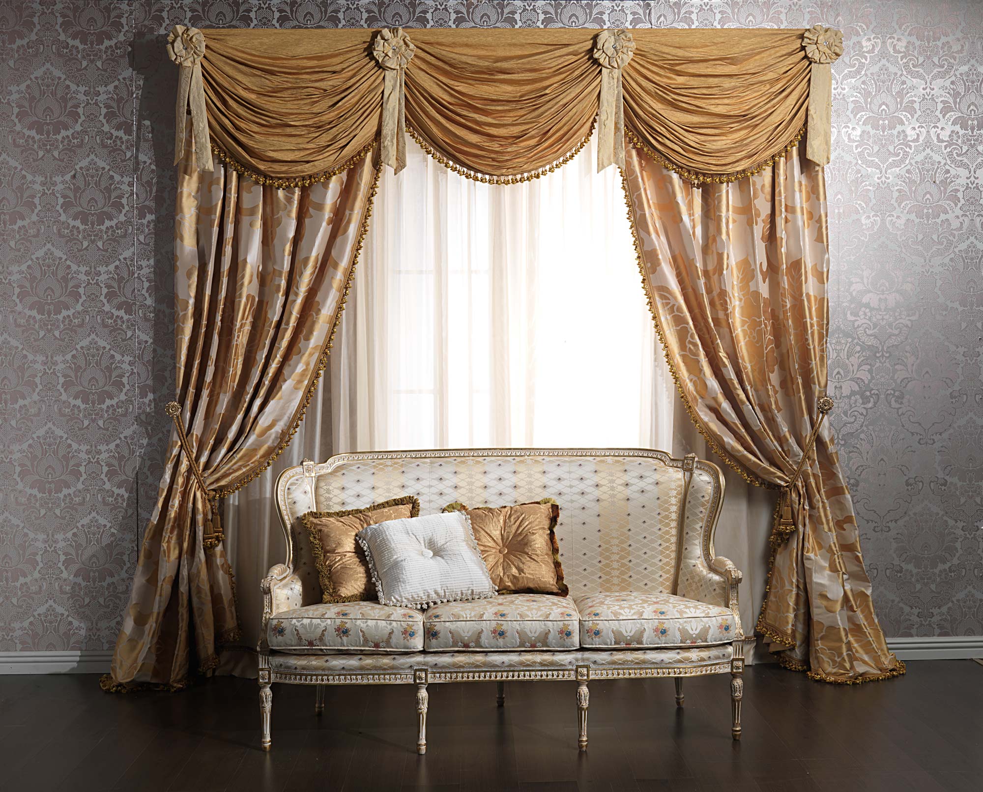 From Luxury To Budget: Curtains For Every Price Point